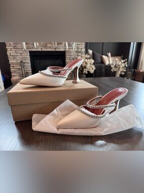 BRAND NEW Womens 7 Vertundy Elegant White Satin Pointed-Toe Mule Crystal Trim